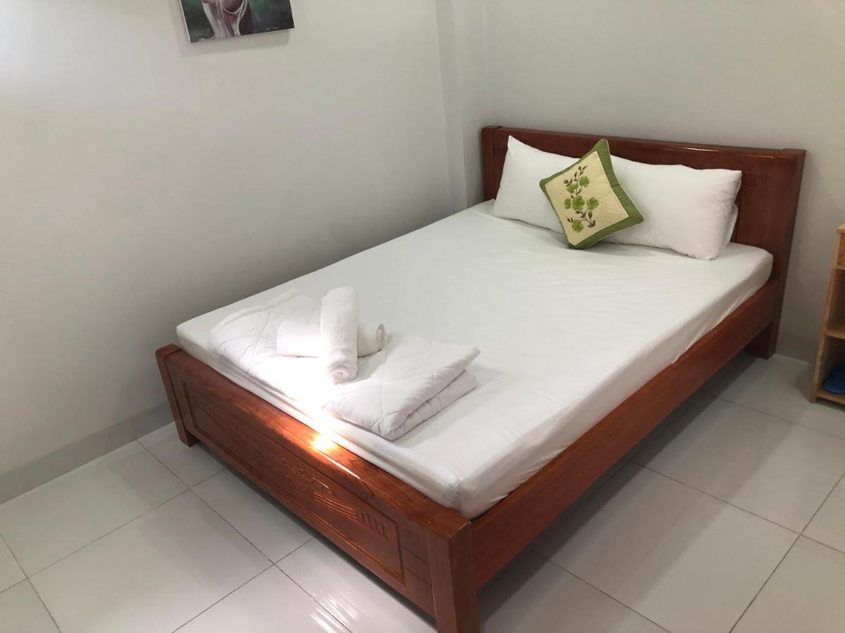 Love hotel Khach San Huy Phuong *